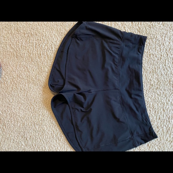 Lululemon size 8, 4” speed up shorts - Picture 2 of 4